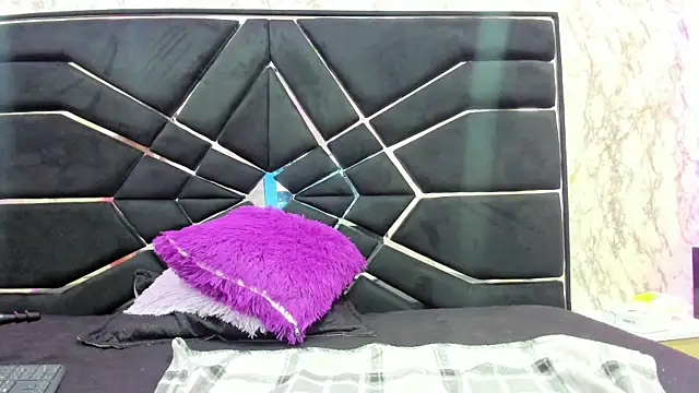 Snapshot of LITTLESUSSYY_ chatting on September 23, 12:03 pm LITTLESUSSYY online show from September 23, 12:03 pm