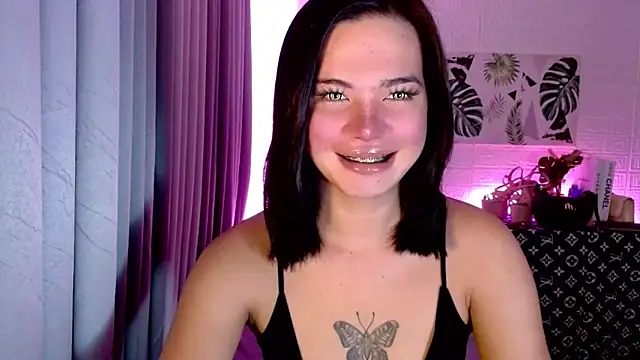 Snapshot of _SexyButterfly chatting on October 14, 8:11 pm  SexyButterfly online show from October 14, 8:11 pm