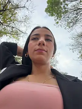 -juicy  online show from February 15, 10:31 pm