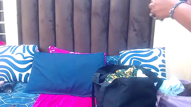 AfricanQueenxx40 online show from February 21, 6:30 pm