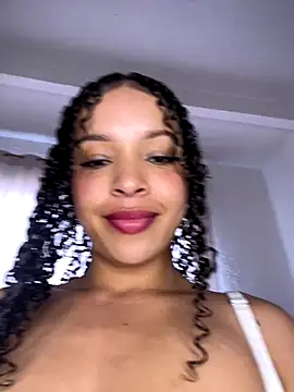 Snapshot of Yasmin777_ chatting on October 10, 7:41 pm Yasmin777 online show from October 10, 7:41 pm