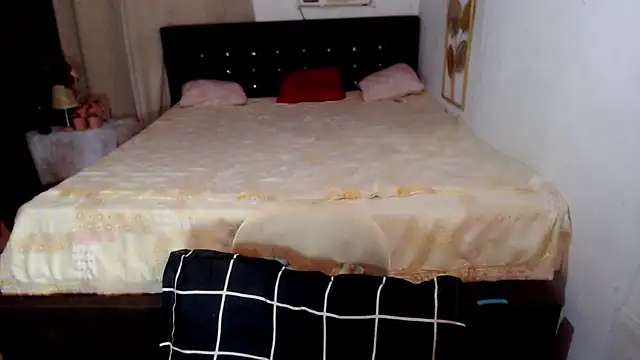 Brianatopdomxx online show from October 4, 6:19 am