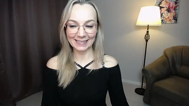 Ava Elior online show from December 18, 11:04 am