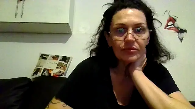 RubyyRosee online show from June 8, 5:30 am