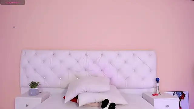 katte landerr online show from November 5, 1:49 pm