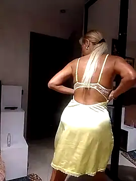 KissMiSveet online show from September 14, 4:49 pm