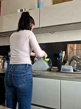 Alexandra knight online show from March 1, 1:00 pm