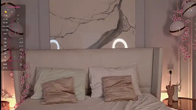 AdoraCortes online show from November 14, 5:07 am