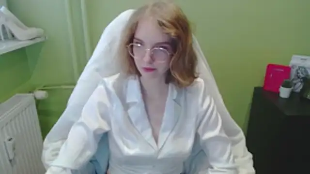 juicyPenny online show from December 19, 7:44 am