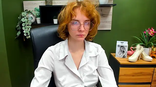 Snapshot of juicyPenny chatting on October 13, 6:27 am juicyPenny online show from October 13, 6:27 am