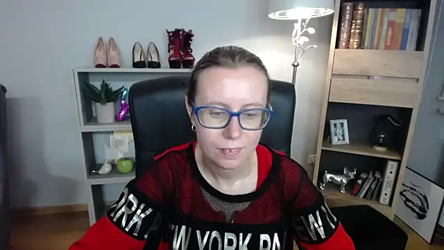 sweetxLizzy online show from November 3, 5:22 am