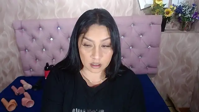 Naomi Braunx online show from November 19, 1:11 pm