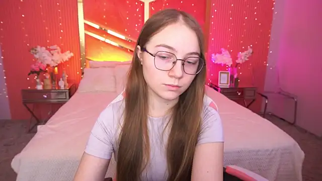 ArrinaWairr online show from February 25, 8:57 am