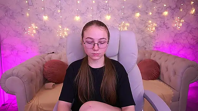 ArrinaWairr online show from February 24, 8:57 am