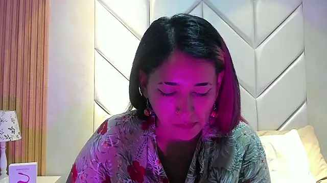 AnnieAndReach online show from March 4, 1:39 pm