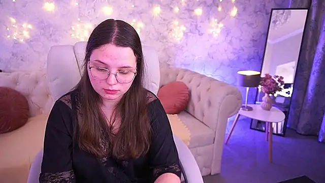 SophieDreamss online show from February 28, 11:15 pm