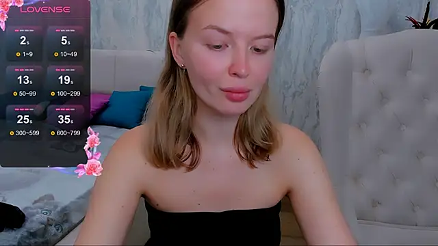 LaurennHill online show from September 9, 12:10 am