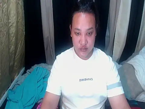 Hotcum ella online show from April 16, 11:21 am