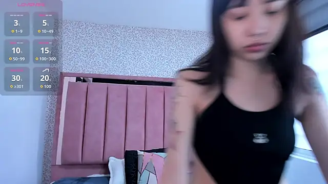 Hanna Lee   online show from October 23, 8:04 pm