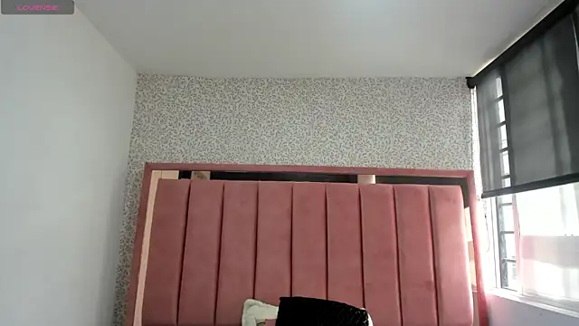 Snapshot of Hanna_Lee__ chatting on September 15, 7:32 pm Hanna Lee online show from September 15, 7:32 pm