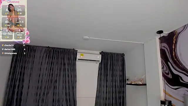 Elowen Clark online show from October 5, 9:09 pm