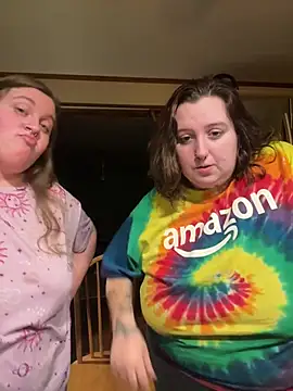 vanessraine online show from January 18, 9:38 am