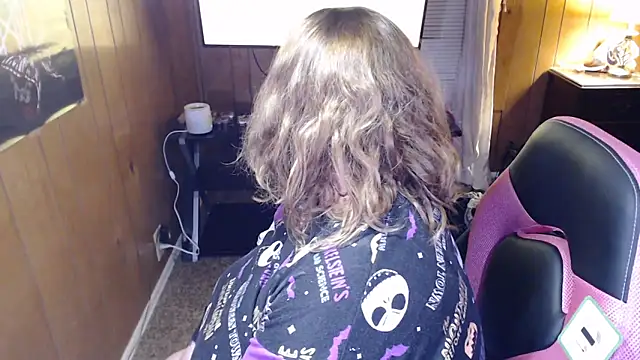 vanessraine online show from February 4, 3:53 am