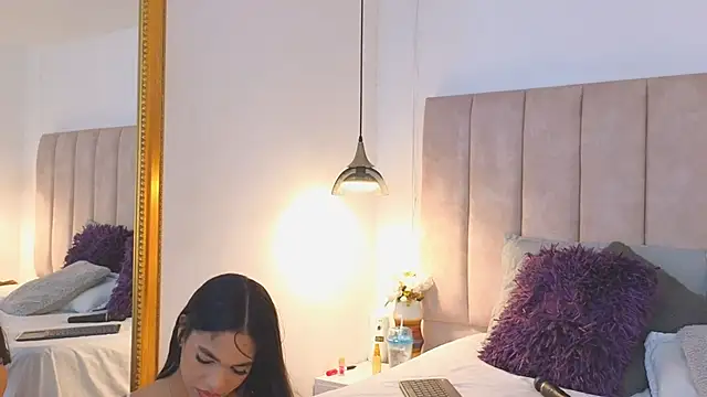 Snapshot of arianaa_miller_ chatting on September 8, 7:24 pm arianaa miller online show from September 8, 7:24 pm
