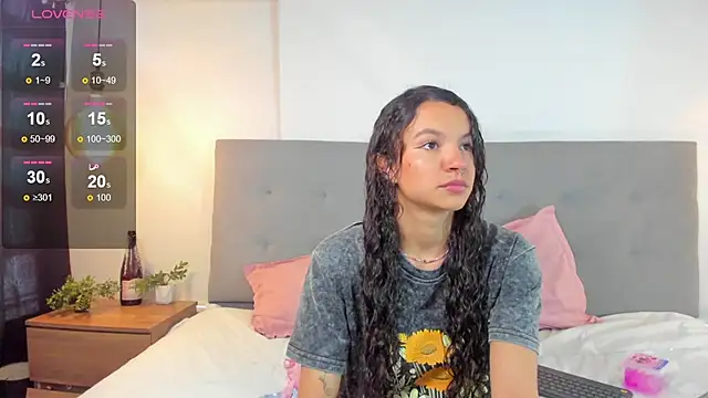 Luna Claire online show from December 3, 1:24 pm