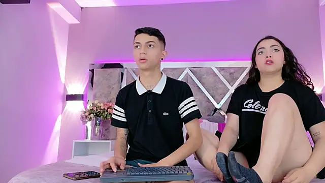 NickandAbby  online show from November 30, 12:53 pm