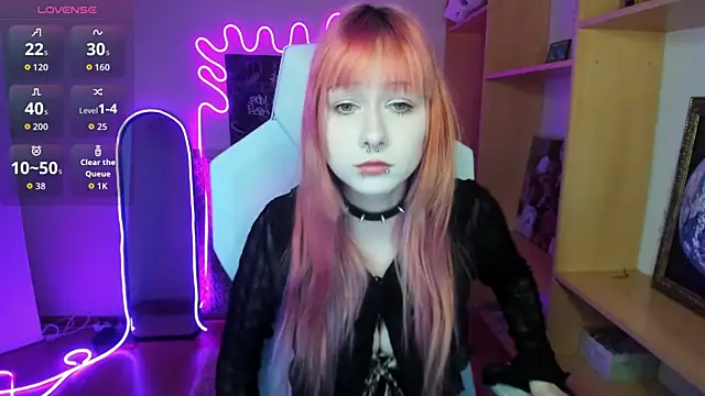 Snapshot of AmamiDark chatting on October 4, 1:44 am AmamiDark online show from October 4, 1:44 am