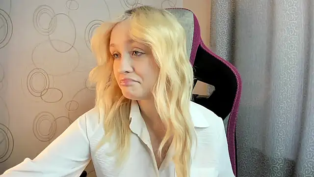 Julliakoill online show from February 10, 10:18 am