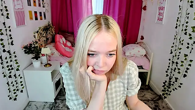 BellaMontgomery online show from May 14, 3:51 pm