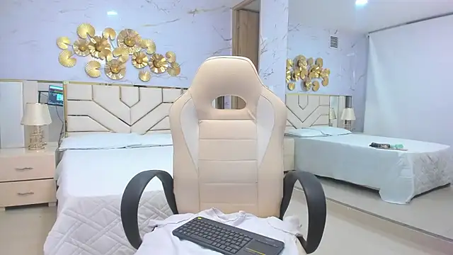 Snapshot of BabyAngel18_ chatting on October 21, 3:10 am BabyAngel18 online show from October 21, 3:10 am