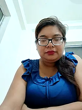 Elie couple143 online show from December 5, 5:25 pm