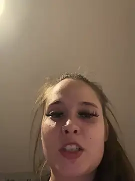 LollyLove  online show from April 20, 8:01 pm