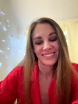 LucieMack online show from November 25, 5:15 pm