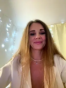 LucieMack online show from October 4, 7:51 pm