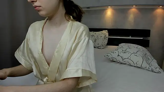 Camilla Kelly online show from November 9, 1:11 am