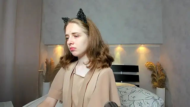 Snapshot of Camilla_Kelly chatting on September 14, 12:30 am Camilla Kelly online show from September 14, 12:30 am