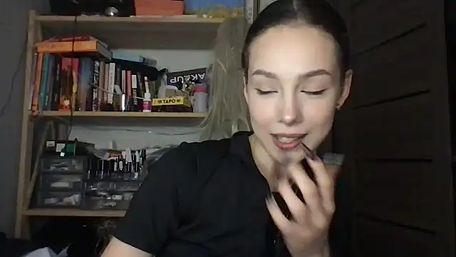 Yuna5343 online show from December 4, 10:32 pm