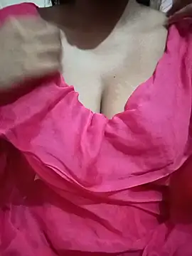 kaviyaponnu0987 online show from June 13, 7:44 pm