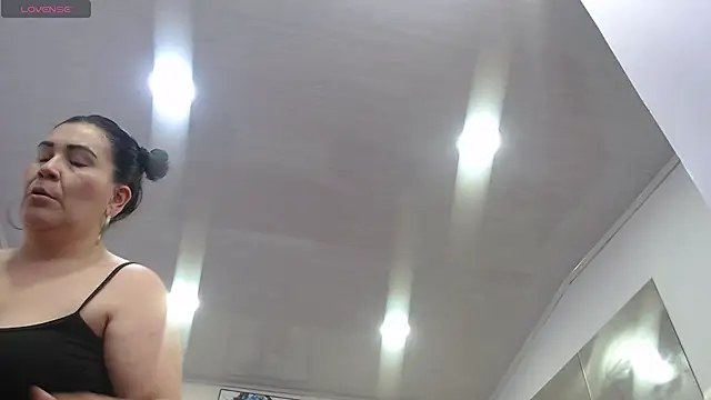 AriannaAdames online show from March 21, 12:43 pm