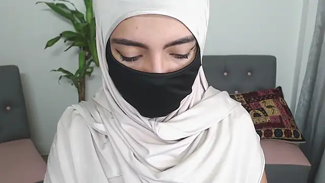 jade nassar online show from October 31, 11:42 pm