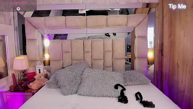 MaddyGray  online show from November 8, 7:41 pm