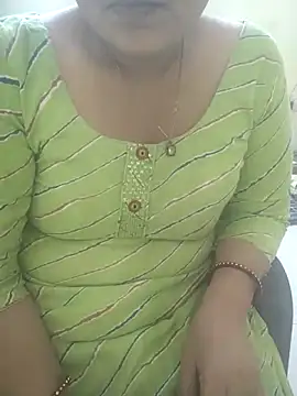 Snapshot of Diya-Sharmaa chatting on October 25, 6:43 am Diya-Sharmaa online show from October 25, 6:43 am