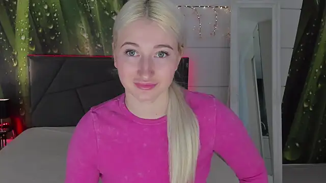 HollyTailors online show from March 10, 6:28 am