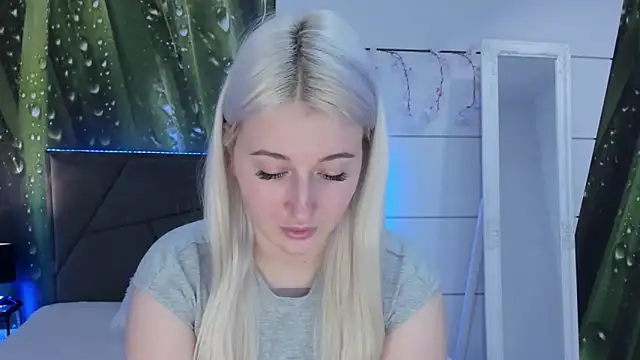 HollyTailors online show from February 15, 6:16 am