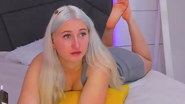 HollyTailors online show from October 27, 7:04 am