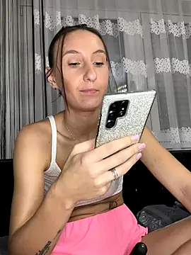 Snapshot of Emilia_Mausi chatting on October 14, 8:44 pm Emilia Mausi online show from October 14, 8:44 pm